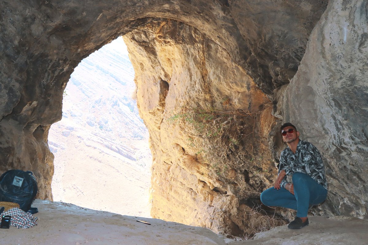 elcinismart's tweet photo. Different poses of a handsome boy inside a big cave📸
Böyük mağaranın içərisində yaraşıqlı oğlanın müxtəlif pozaları📸
#pose #poses #differentposes #photographyposes #handsome #handsomeboy #handsomeboys #bluejeans #strippedshirt #bigcave #cave #cavephotos #cavephotography https://t.co/azrs66P1xz