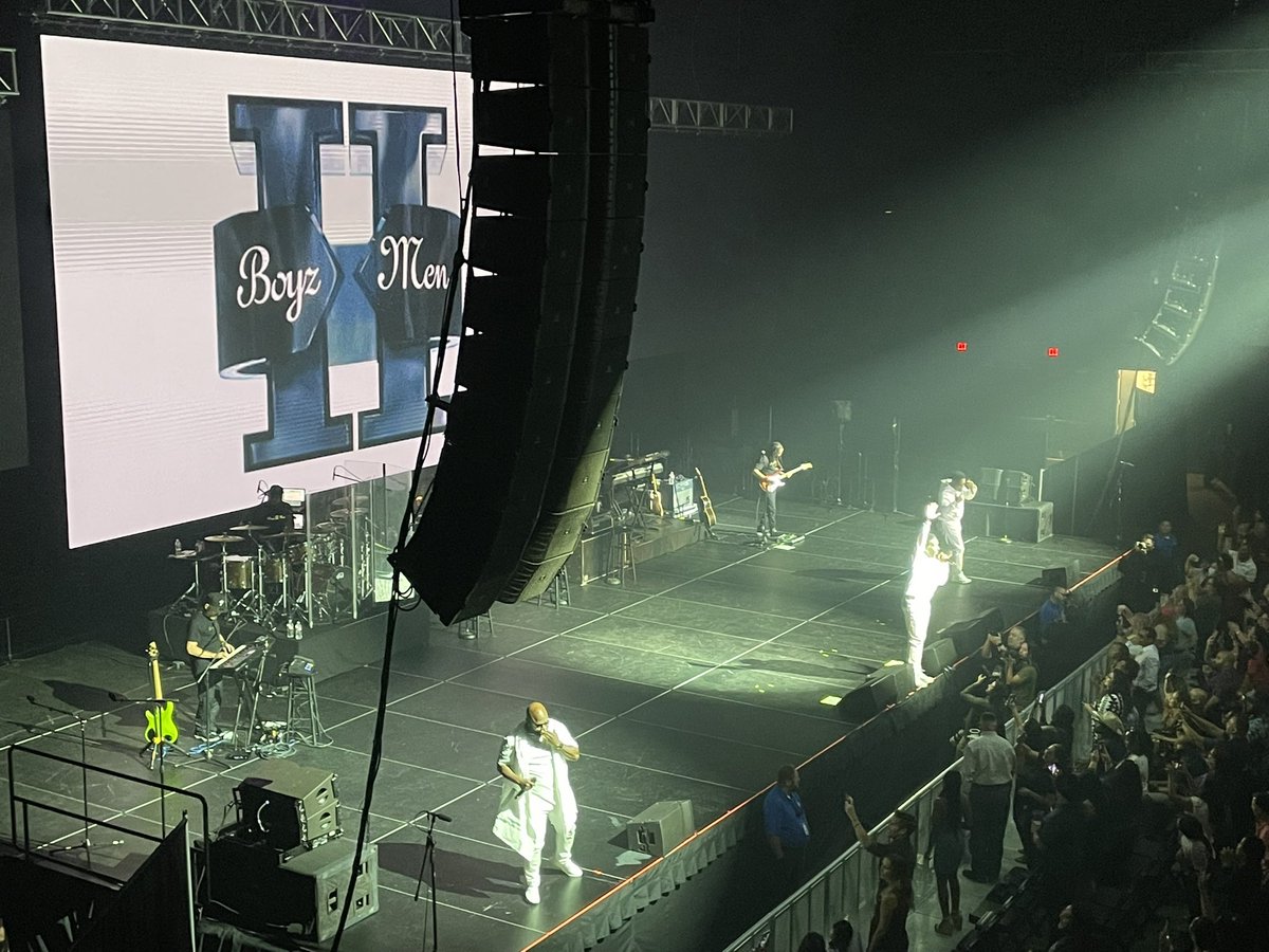 TXPackerChick's tweet photo. Thank you #Boyz2Men for a fabulous concert at the @TechPortCenter! So fun to relive my younger years #90sflashback #NotTheEndoftheRoad https://t.co/09Uskpw2sg