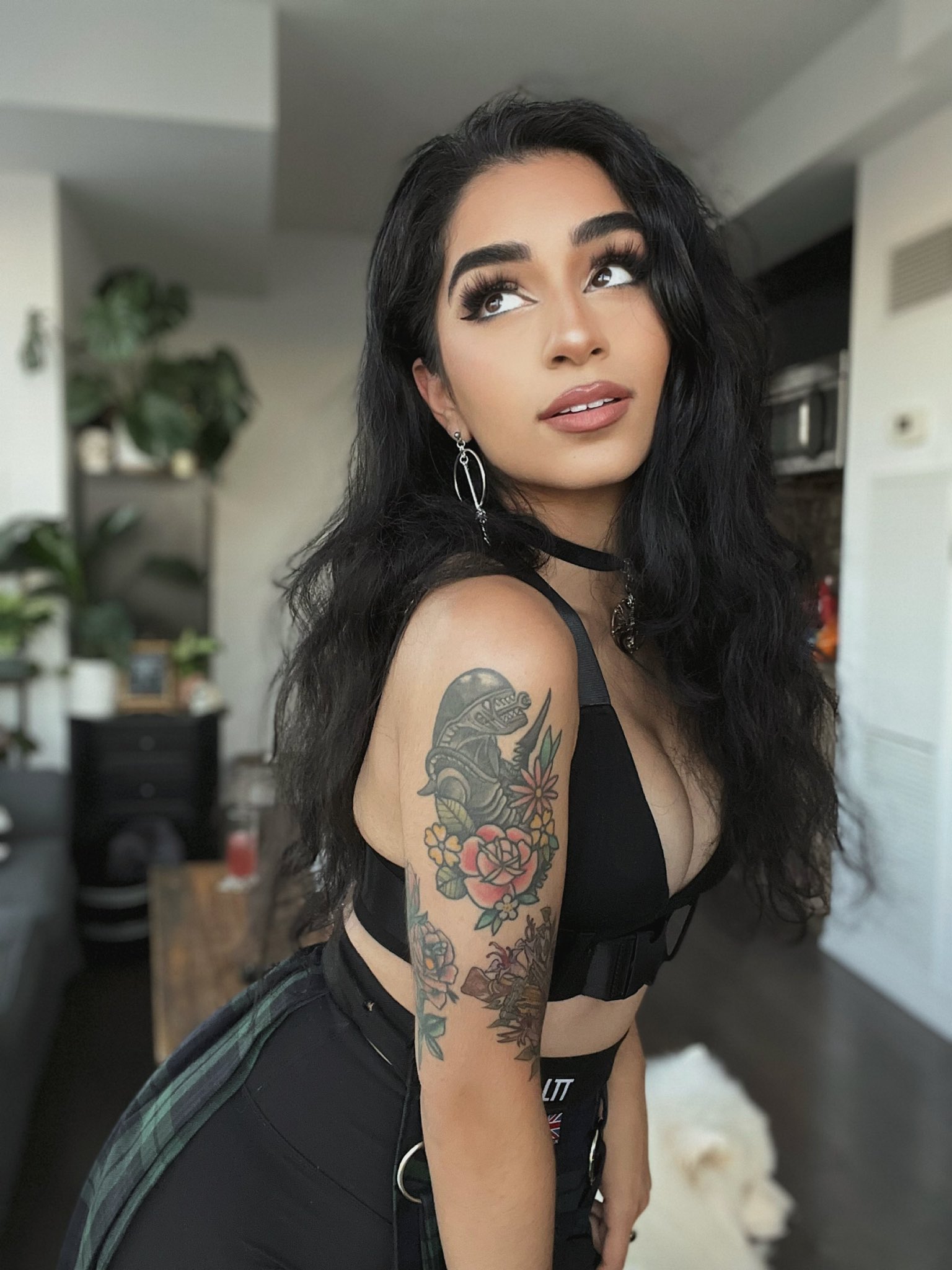 2 pic. all i do is pout https://t.co/6Tn9HkSzVu