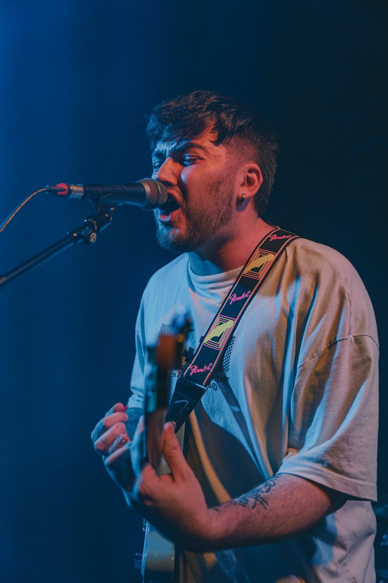 JLMedia_UK's tweet photo. There's a first time for all, that includes taking photos in a venue in Portsmouth. @earcandytunes smashing it as usual! https://t.co/ABIzlkIntd