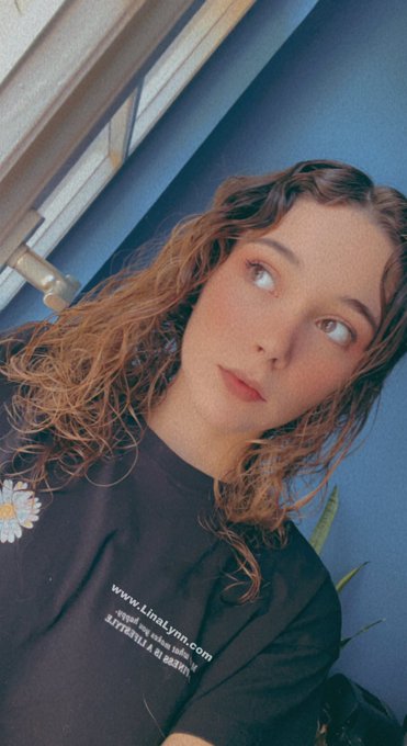 Neues Retweet Game? Bei 80 RT ziehe ich mein Tshirt hoch😱 🍒 in die Kommis wenn du dich auf meine Boobies<a href="/tag/cute"class="tags"><span>#cute</span></a><a href="/tag/titten"class="tags"><span>#titten</span></a><a href="/tag/retweetgame"class="tags"><span>#retweetgame</span></a>