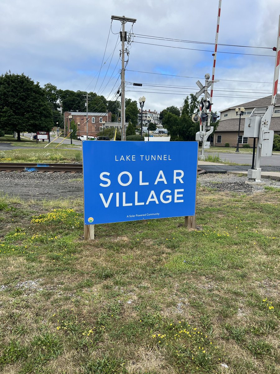 DASNY_President's tweet photo. #SOSRecap: Stopped in @GenevaNYFLX, #PennYan, & #WatkinsGlen on Tuesday & Thursday for tours of their DRI projects. On Thursday, I visited the @CCharitiesUSA ONA (@NYSNewAmericans) Opportunity Center in Ithaca and met the amazing people that help our new Americans…
(🧵⬇️) https://t.co/KbFPzg0wjy