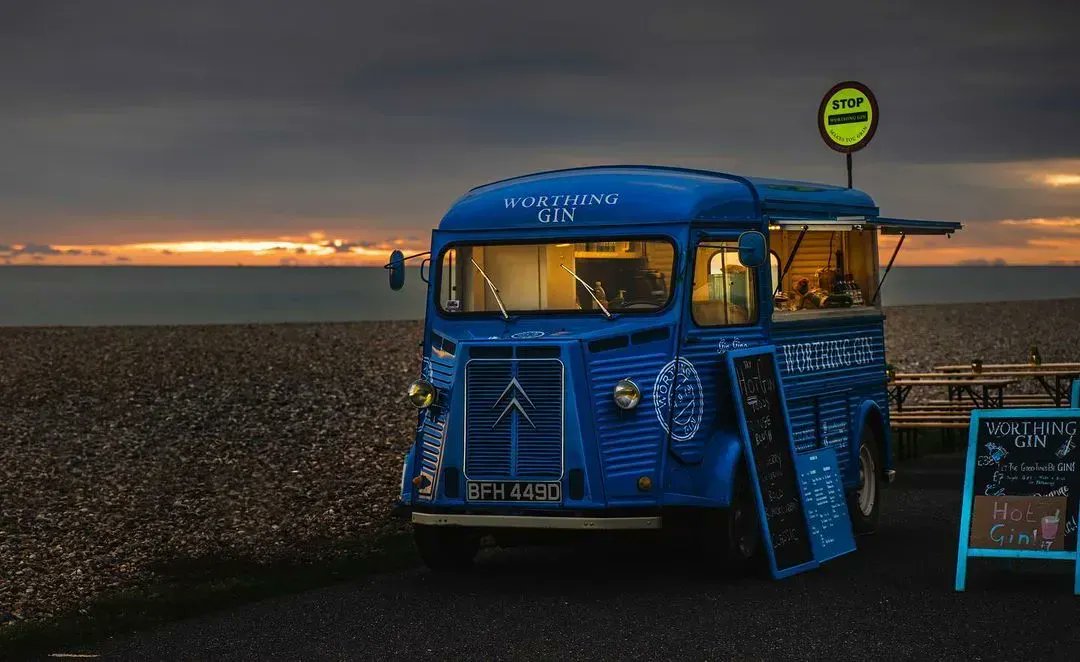 WorthingGin's tweet photo. Thank you!
Sharing this wonderful image via @tazsp (via Instagram) who spent a lovely late afternoon strolling along Worthing prom. It's a happy place to be.
https://t.co/815c0siIyZ
#lovelocal #neverstopginning #ginspiration #ihopeyouhavebeenginspired #newbatchgin #timeforgin https://t.co/KJFr6qs1yM