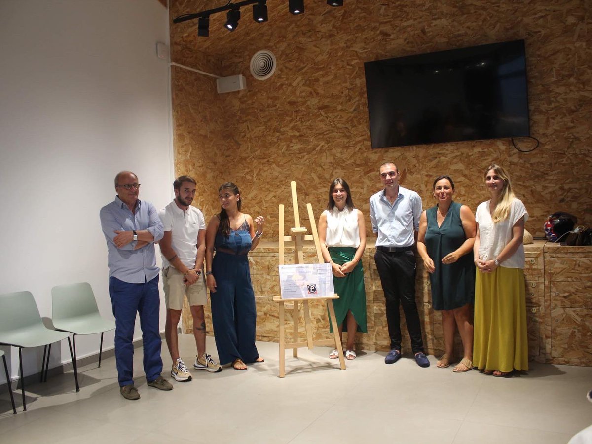 AssociuM's tweet photo. Hier soir les bénéfices de notre 3ème mémorial on été reversés à l’association Inseme en présence des bénévoles de l’association dans la salle Cap sur la Mer. Une nouvelle fois un immense merci à tous les personnes qui ont œuvrés pour la réalisation de ce mémorial. https://t.co/dyRqdeh50x