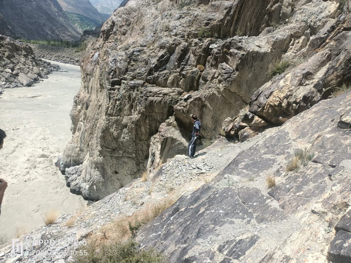 EOSkardu's tweet photo. Rescue 1122 concluded its 1st day of SAR activity for drowned military personals near Xari on JSR.  An unfortunate incident near Xari resulted drowning of military truck with 2x personals onboard. Further 2x injured civilians were shifted to DHQ Skd. @dg_rescue  @GB_RESCUE1122 https://t.co/YQY6yCdRTL