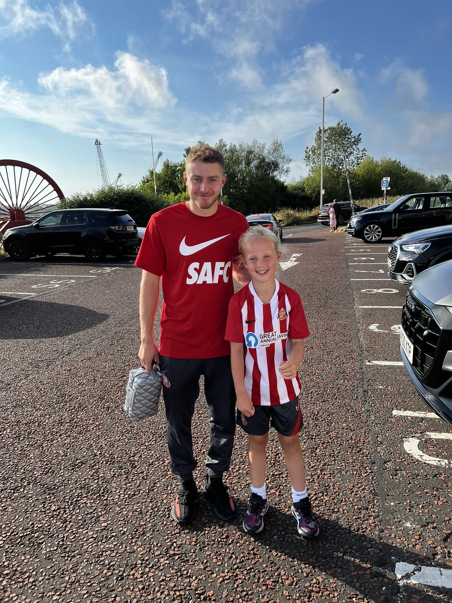 Got one very excited kid after the match, <a href="/elliot_embo/">Elliot Embleton</a> much appreciated!