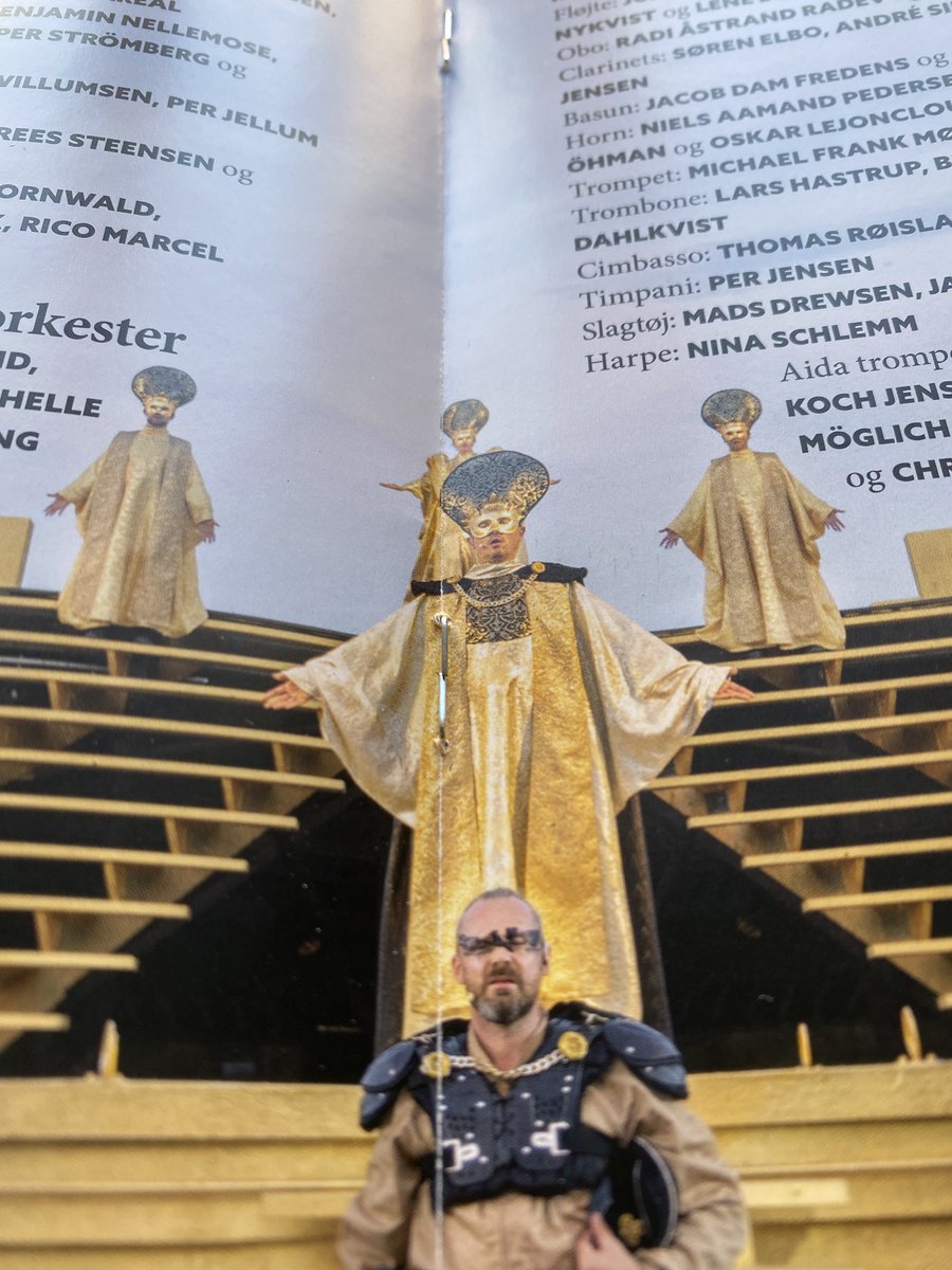 missmunter's tweet photo. Sidste forestillingsaften (3 af 3) og jeg har taget en #operajomfru (min guddatter) og dejlige bedstevenner med i #operahedeland @natalihalfdan @ldahlquist @TROIJER #operadk #mitroskilde #AIDA 🥂❤️ https://t.co/iS61vBlCJy
