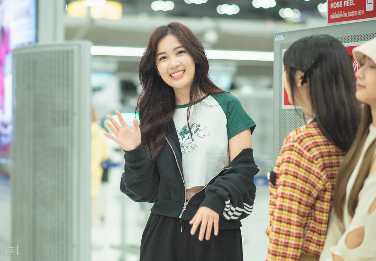 tamtit_gallery's tweet photo. กอไผ่จะไป���คนนาดาแล้วนะ Let’s go to Canada City 

#Bamjnis #Tamtit48Photo https://t.co/DmkyUCiGHp
