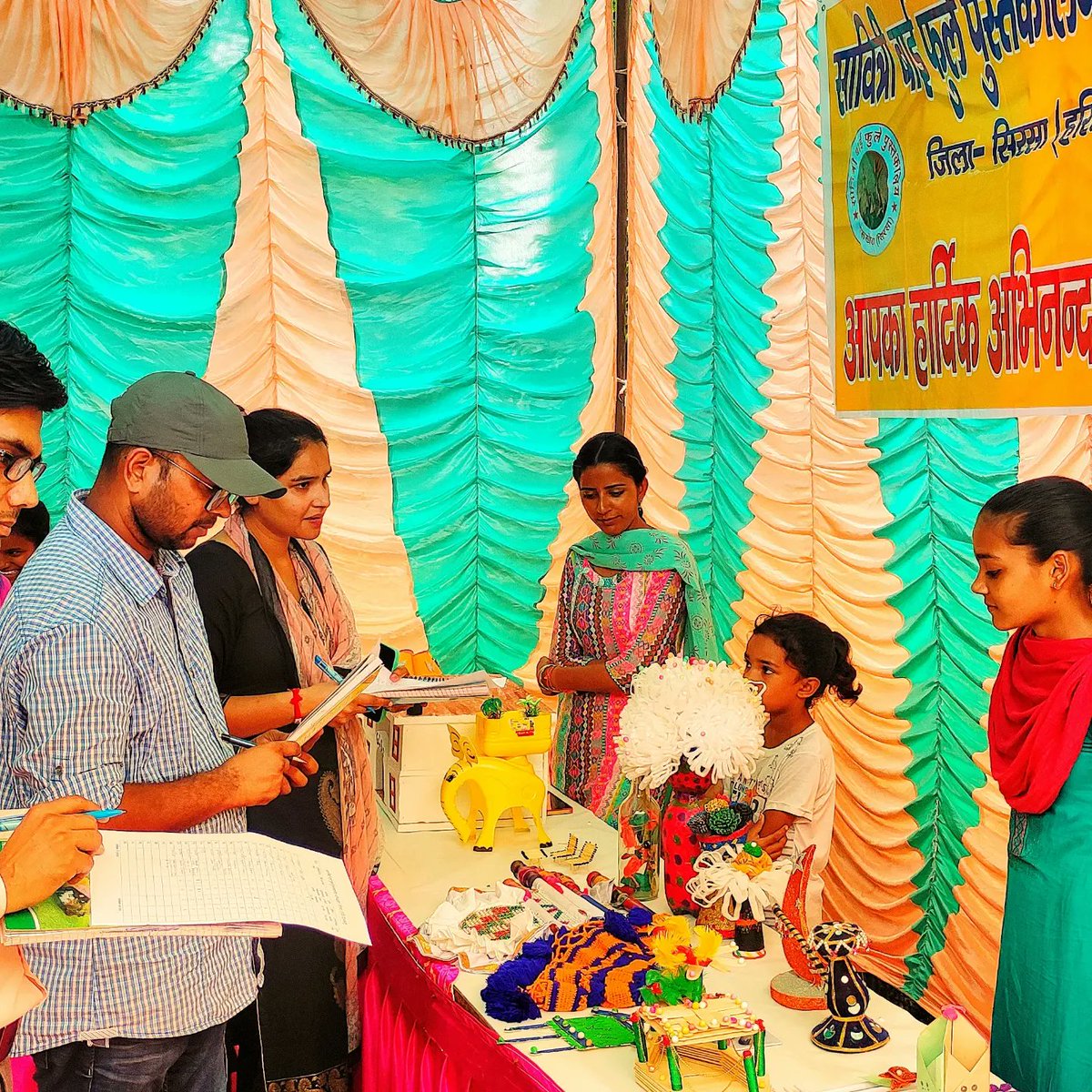 sbfulelibrarybk's tweet photo. सावित्री बाई फुले पुस्तकालय भारूखेड़ा (सिरसा)द्वारा आयोजित प्रदर्शनी @DiprHaryana @MESA_Foundation @DiproSirsa @dcsirsa @RrrlfKolkata @mlkhattar @AbhaySChautala @BoyalVijay @chkanwarpal https://t.co/faeth2je5L