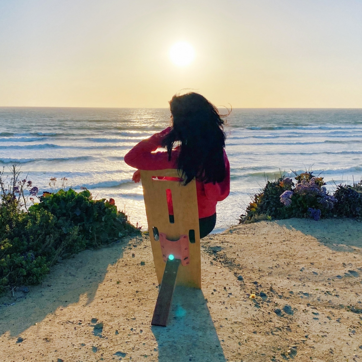 Watching summer slip away like... 🥲

That's why we're giving you 15% on our hottest chairs rn!

l8r.it/dcTF