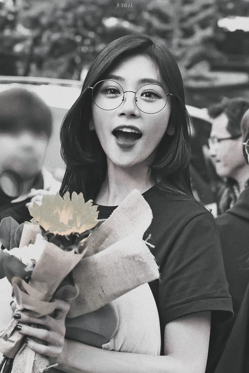 ᅟᅟ
우리는 항상 우리 자신의 꽃을 피워야 합니다. 함께 자라요, 두려워하지 마세요! 𝖠𝗅𝗅 𝗍𝗁𝖾 𝖿𝗅𝗈𝗐𝖾𝗋𝗌 𝗈𝖿 𝗍𝗁𝖾 𝗍𝗈𝗆𝗈𝗋𝗋𝗈𝗐𝗌 𝖺𝗋𝖾 𝗂𝗇 𝗍𝗁𝖾 𝗌𝖾𝖾𝖽𝗌 𝗈𝖿 𝗍𝗈𝖽𝖺𝗒.
ᅟᅟ