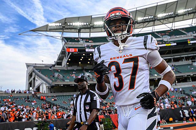 Bengalsfan631's tweet photo. Winners from last night's game no one is talking about 
Delonte Hood- 2 incompletions allowed
Devin Cochran-0 pressures allowed
Michael Thomas-Great on special teams
Trent Taylor- 74 yards in one half
Clay Johnston-Great in run game before he got hurt (heard he will be fine) https://t.co/3O3e9uBGxy