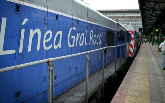 ArgentinaDansoc's tweet photo. 🚆#LineaRoca
🚉Ramal Temperley-Haedo
⛔️Servicio interrumpido
💥Por accidente con vehículo en la estación #Km34.
ℹ️Via @TrenClaypole https://t.co/n6tfjxbWOo