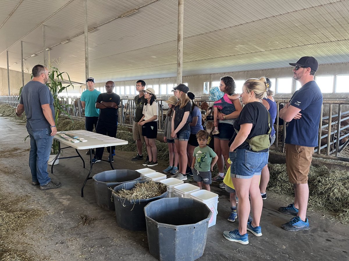 Great questions from our visitors at ⁦<a href="/OpenFarmDays/">Open Farm Days</a>⁩ .
<a href="/ValleyNutrition/">Valley  Nutrition</a> explains everything about dairy rations.
#abag, #AlbertaMilk