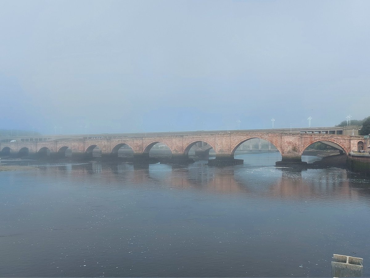 Michael50392771's tweet photo. Berwick upon Tweed bridges #homecation https://t.co/J5JfMF91Vw