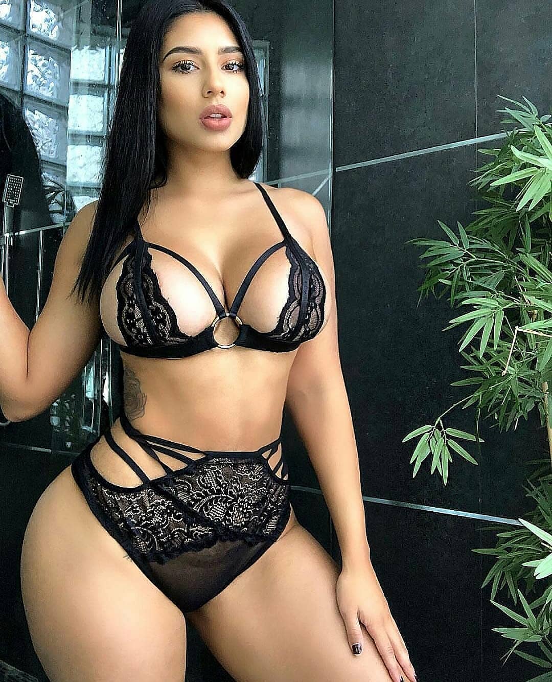 𝙾𝙽𝙻𝚈 ☆☆╮ on Twitter: "RT if you like ️ Model: mia_francisss https://t