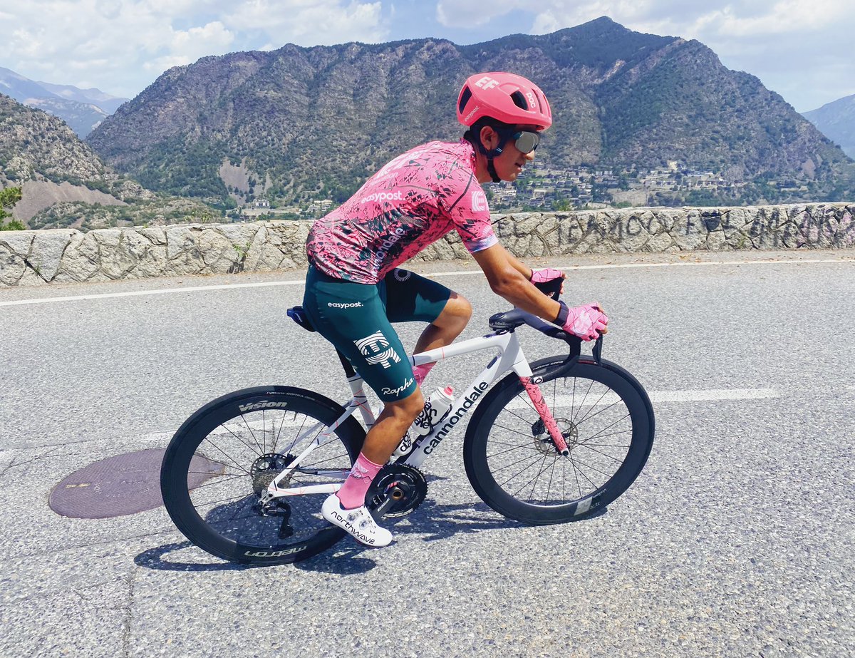 Activando la pierna 🤌.
@efprocycling