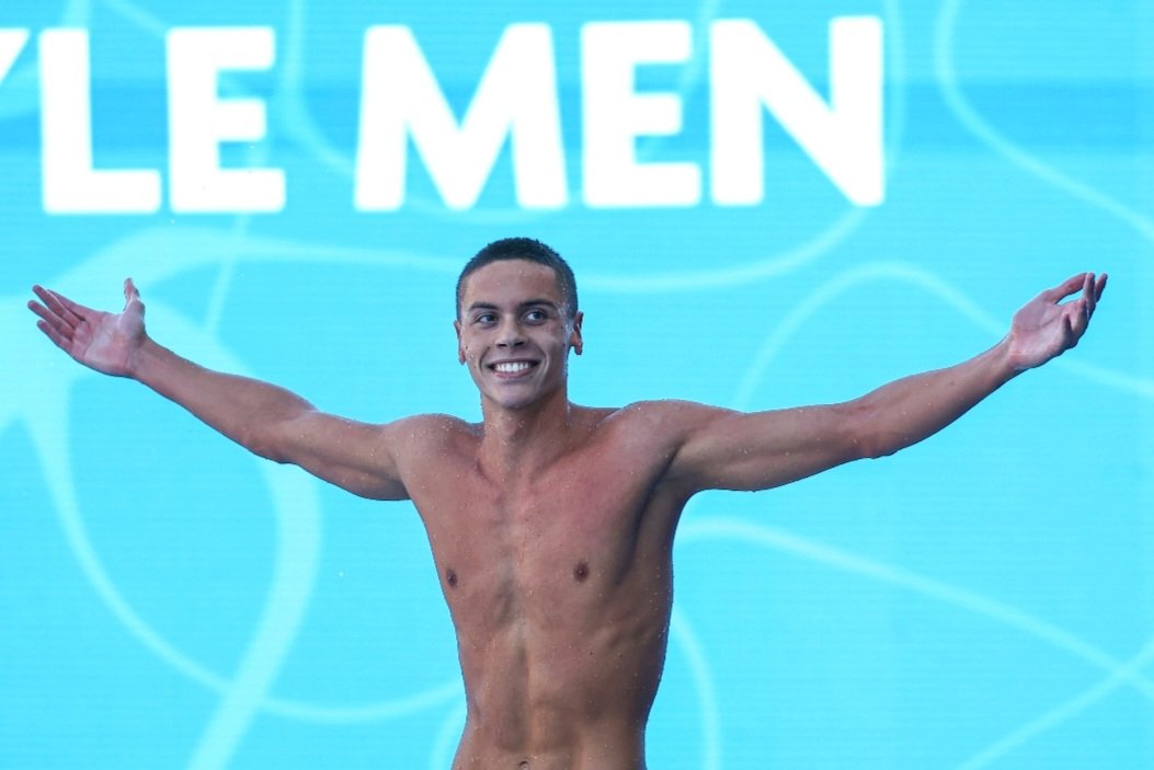🤪 INCREDIBLE
David Popovici sets a new World Record!!! 👉100m Freestyle ⏱️46.86

#swimming
@LENaquatics