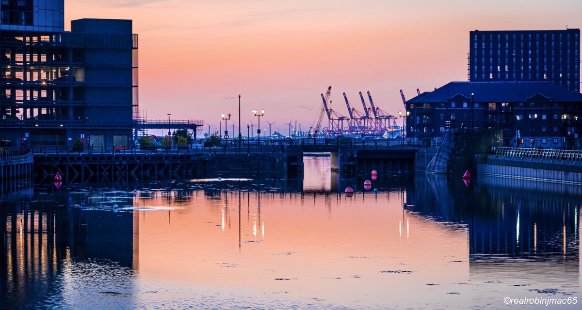 realrobinjmac65's tweet photo. Across Prince’s Dock. #Liverpool @angiesliverpool @stratusimagery @YOLiverpool @PicsOfLpool @inmylivpoolhome @Liverpool_1207 @ExploreLpool @VisitLiverpool @thedustyteapot https://t.co/4e9wvxz1qi