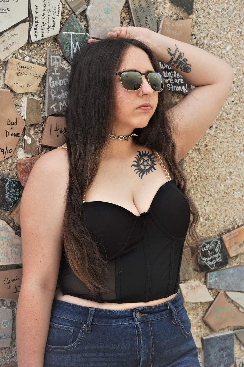 AscendTheBroken's tweet image. When you want to buy @DropDeadUK clothes just so you can have your girlfriend model in them to do photoshoots.. 😭😭 hopefully soon! #brokeproblems