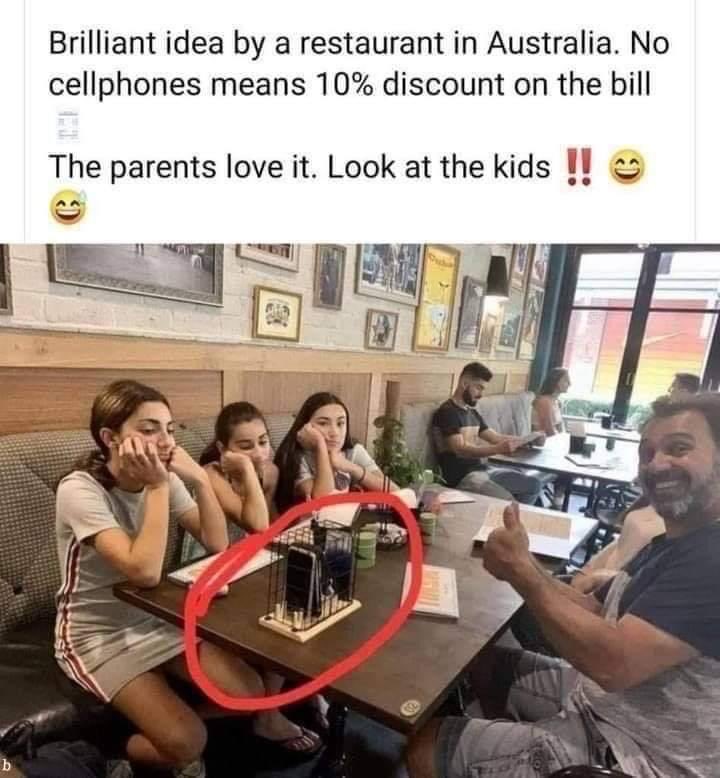Paugamus's tweet photo. En restaurante de Australia, 10% de descuento a quienes no usen el celular. https://t.co/YDfxso9LDI