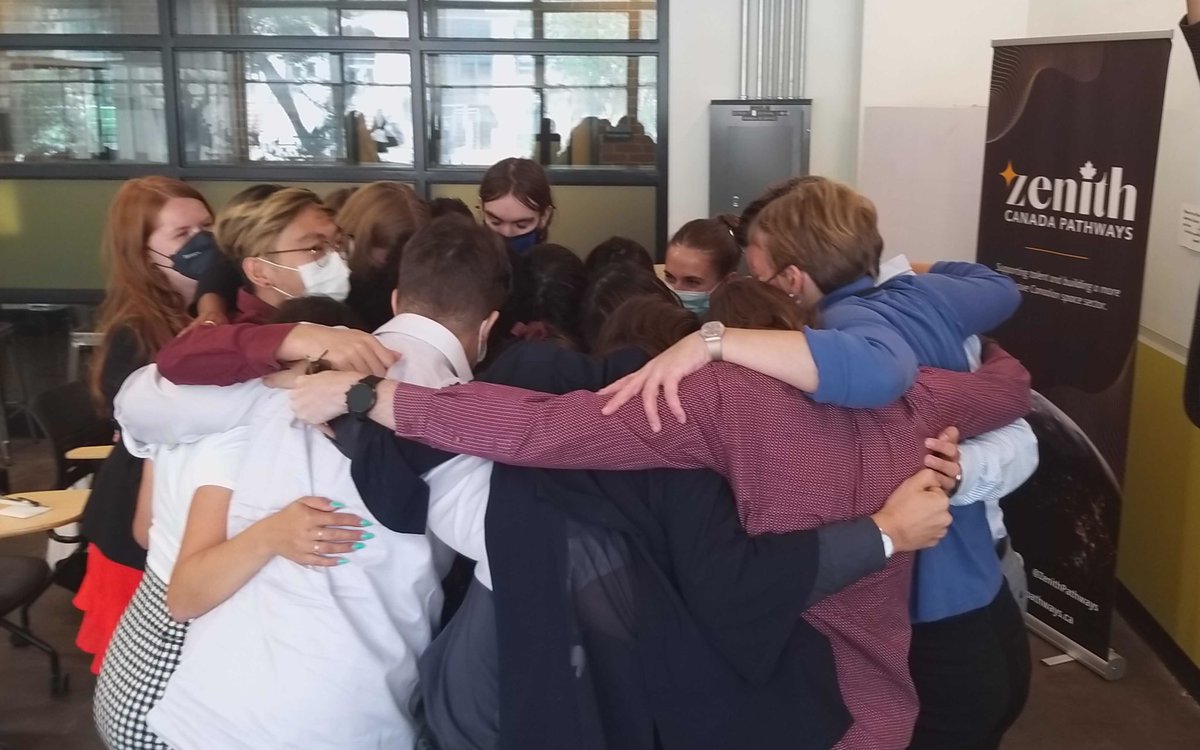 ZenithPathways's tweet photo. When the panel ends in a group hug, you know it went well! 🥰                             ✨👨🏽‍🚀👩🏼‍🚀👩🏿‍🚀👩🏻‍🚀🧑🏾‍🚀✨

#ZenithSummit22 #ZenithFamily https://t.co/0ihG3NZUS8