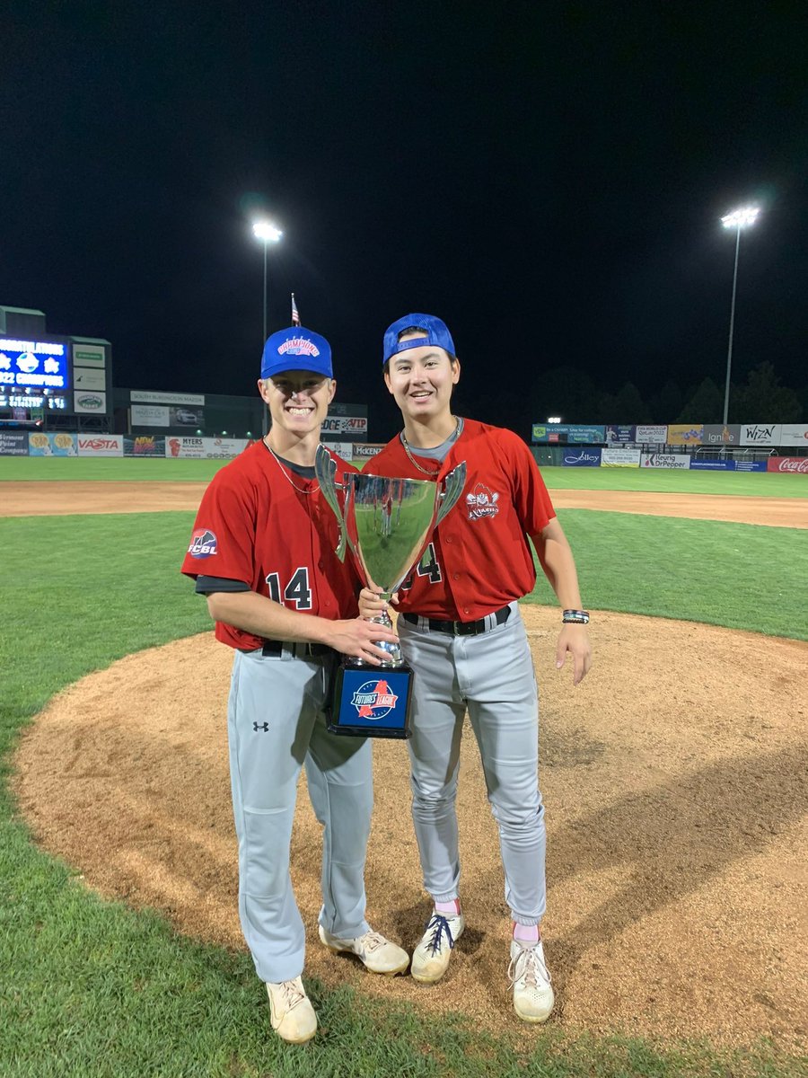 Lesley_BSB's tweet photo. 🚨 SUMMER SPOTLIGHT 🚨

Congrats to Drew Gryniewicz (‘25) and the @SilverKnightsNH for winning the @FuturesLeague championship!

@DrewGryniewicz https://t.co/CNjHfJuVeJ