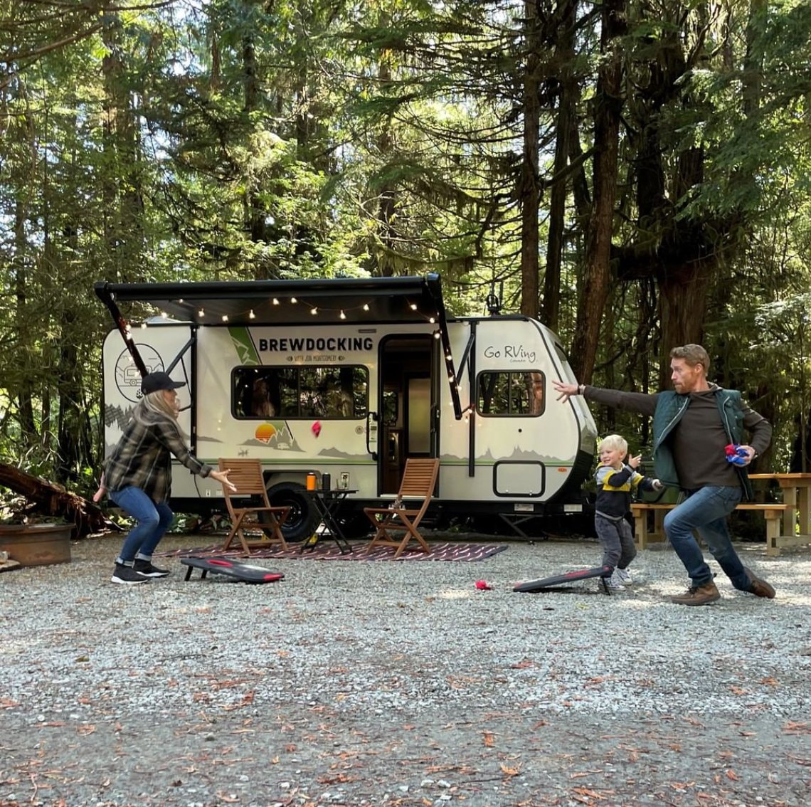VellnerLeisure's tweet photo. Been following Jon Montgomery during his brewdocking video and RV camping adventures across Canada? Best part is, you could enter to win the RV! Head over to https://t.co/EXNn87w2rb to watch the episodes and enter. #brewdocking #gorvingcanada

📷️ @gorvingcanada https://t.co/IHcVR7L6f3