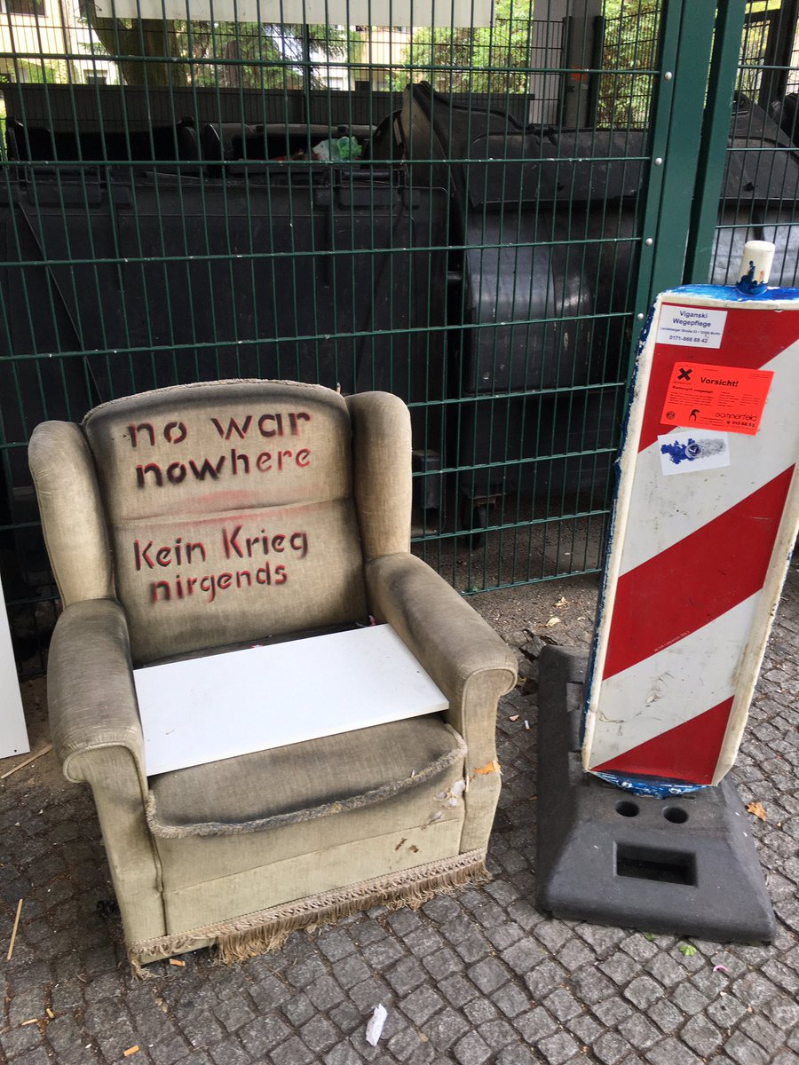RedBoosterGroup's tweet photo. Maravillas de #berlin #nowar #berlinstrasse #Berlin #berlinerstr #berlinstreet #berlinart #berlinerart #berlinneuköln #StopWar #stopthewar #stopkrieg #noalaguerra https://t.co/tMoRO7uAxA