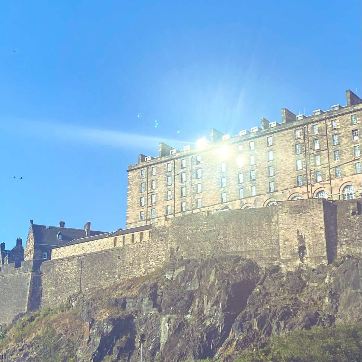liselmath's tweet photo. Heading home after a gloriously sunny 3 days at the @YTArtsScot Directors Development Programme in Edinburgh. Fantastic start to the programme, seeing some incredible work &amp; workshopping ideas with a bunch of fab creatives from the sector. Can’t wait for the next part! https://t.co/wP4PoWvEbQ