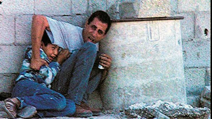 behestiismail's tweet photo. 12 yaşında bir çocuğu tehdit görerek babasının yanında kurşun yağmuruna tutan israille siyasi olarak normalleşmek  #NormalMi https://t.co/7rYsFXUHwF