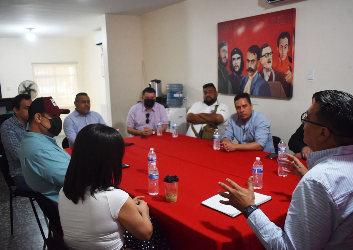 ramon flores (@ramon_flores_) on Twitter photo Un gusto recibir <a href="/PTSonora1/">PT Sonora</a> a liderazgos de Hermosillo encabezados por mí amigo Lic. <a href="/LunaSugich/">Yuro Luna</a> quienes se suman al Partido del Trabajo, con ellos el PT se fortalece en Hermosillo.
<a href="/AlbertoAnayaGt/">Alberto Anaya Gtz</a> <a href="/geovanna_b/">Geovanna Bañuelos</a> Un gusto recibir <a href="/PTSonora1/">PT Sonora</a> a liderazgos de Hermosillo encabezados por mí amigo Lic. <a href="/LunaSugich/">Yuro Luna</a> quienes se suman al Partido del Trabajo, con ellos el PT se fortalece en Hermosillo.
<a href="/AlbertoAnayaGt/">Alberto Anaya Gtz</a> <a href="/geovanna_b/">Geovanna Bañuelos</a>