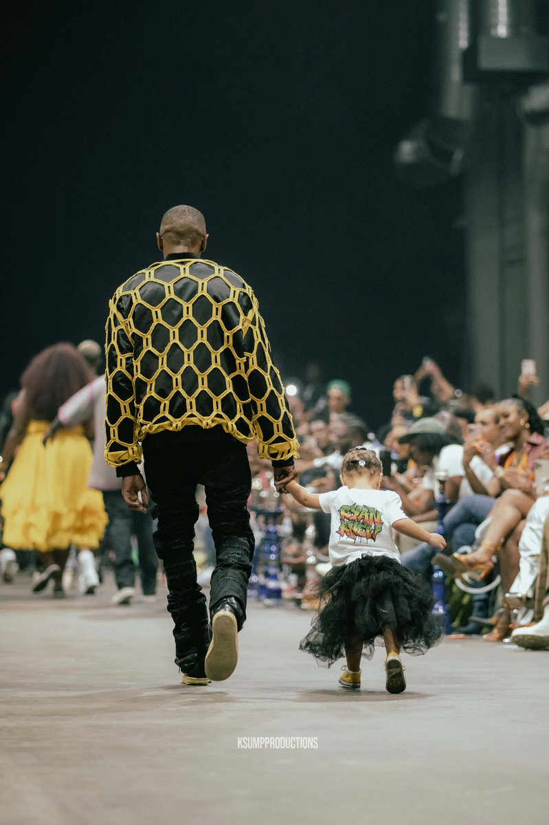 k_sump's tweet photo. THE GROOVE by Ryan Knew 🔥 My 2nd fashion show this year behind the lens📸 #houstontx #fashion #ryanknew https://t.co/1YwR6YJ6mp