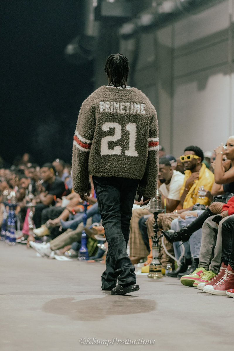 k_sump's tweet photo. THE GROOVE by Ryan Knew 🔥 My 2nd fashion show this year behind the lens📸 #houstontx #fashion #ryanknew https://t.co/1YwR6YJ6mp