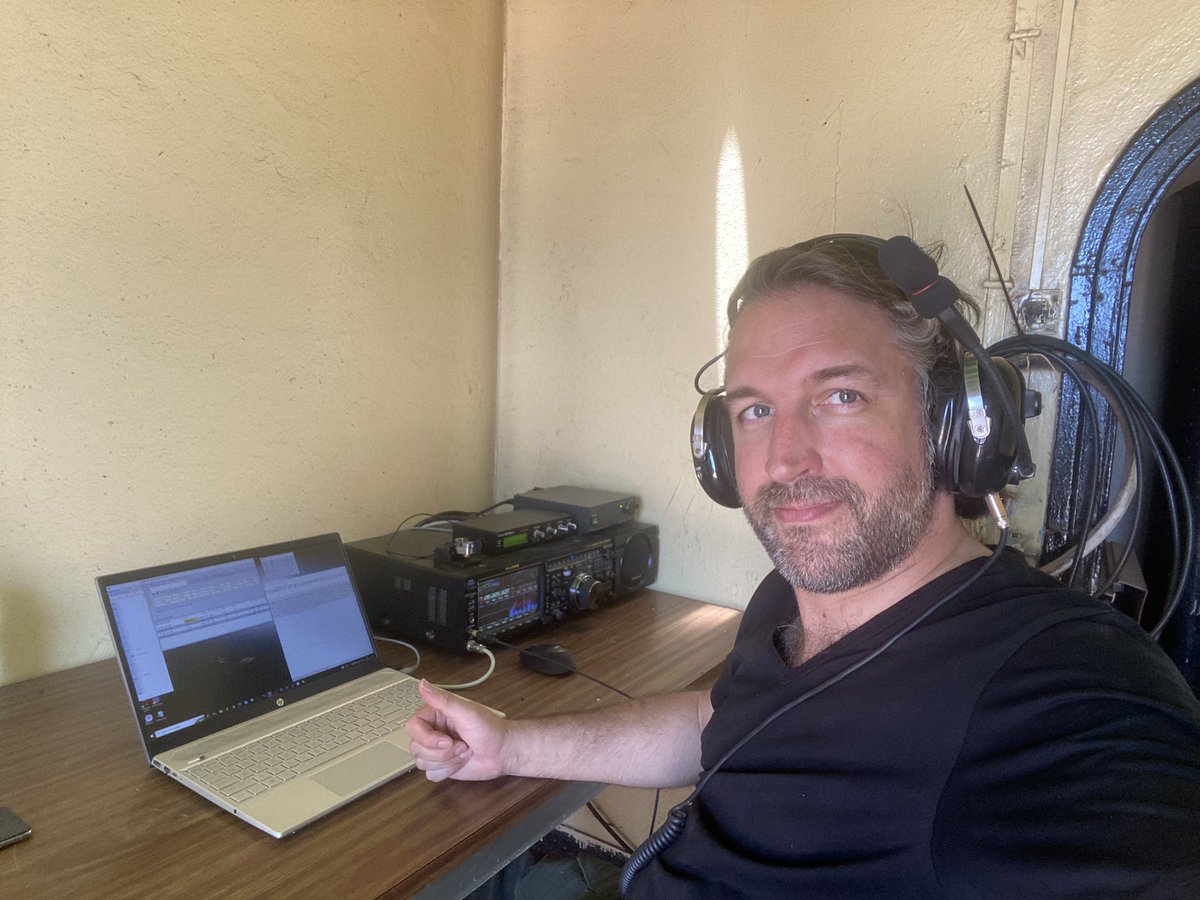 PA5X_HAM's tweet photo. Participating in the #WAE #CW #Contest #waecw from Cap Blanc, Mauritania π²π· #5T5PA #hamradio #hamr #yaesu #ftdx101mp #begalikey #heil https://t.co/DwiDVlqPDj