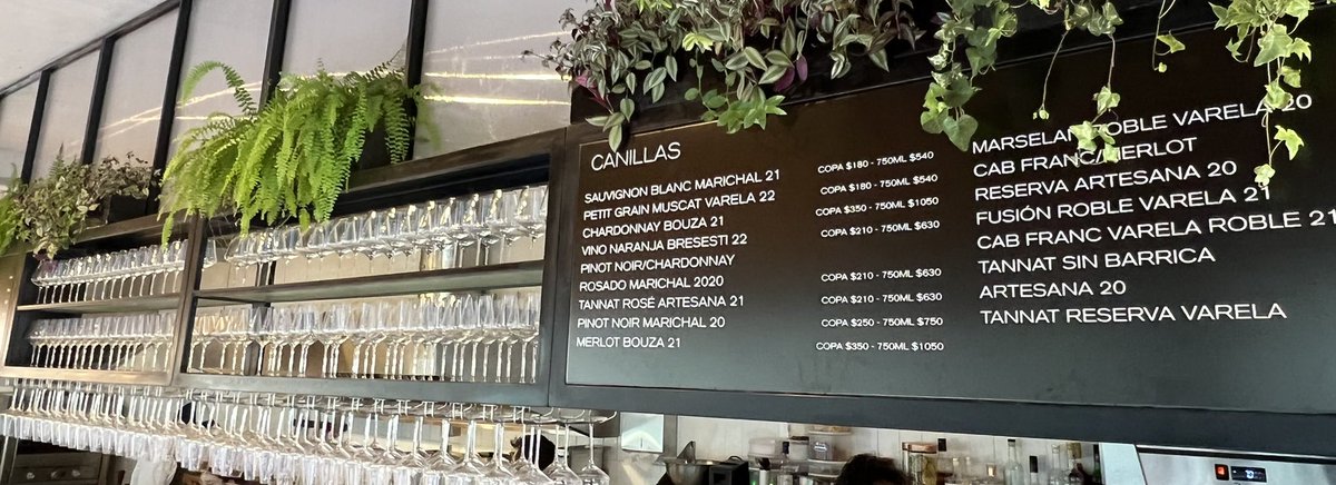 AldoLema_uy's tweet photo. Bienvenidos más lugares con vinos por copa en Montevideo y el resto de Uruguay: Oriundo en Pablo de María (Grupo Magnolio) es una nueva y buena opción en ese sentido. 
Sugerencia: debería tener también espumantes por copa. https://t.co/QYewWAlVuF