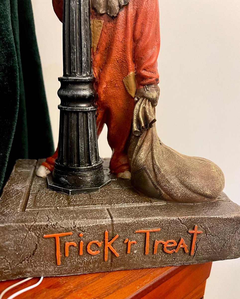 KimmyBlanks's tweet photo. Thanks soo much to my uncle for grabbin this for me when he saw it at @SpiritHalloween!! This was my other MUST HAVE item from Spirit this year! Soo excited to finally have it!! ๐ค๐งก๐๐ซ
@quinnlord @Mike_Dougherty
#Halloween #TrickrTreat #Pumpkin #AlwaysCheckYourCandy https://t.co/SeTyvhkRqU