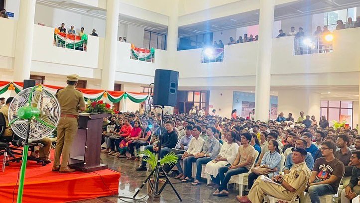 noorulhasanips's tweet photo. Overwhelming response by Nagpurkar for civil services guidance program of Nagpur police https://t.co/epDOajd9m6