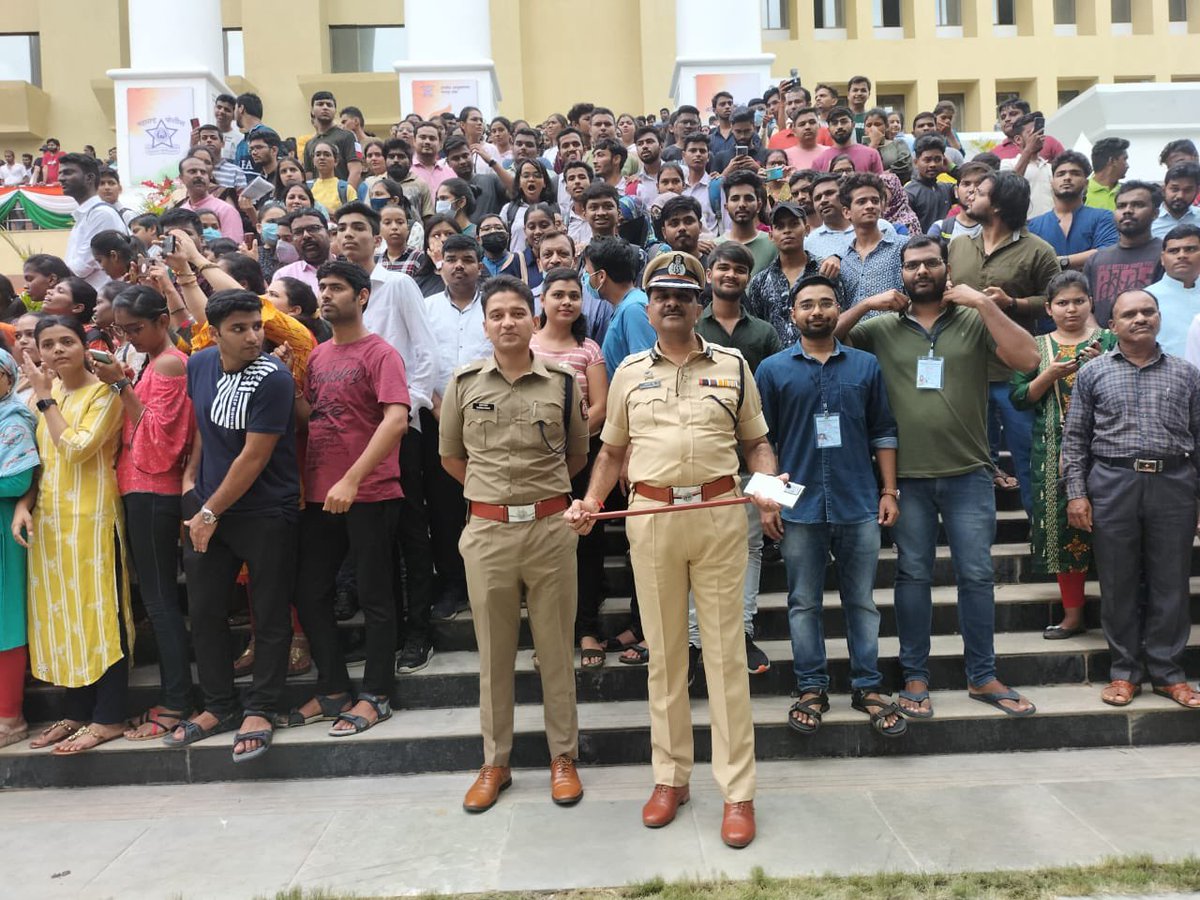 noorulhasanips's tweet photo. Overwhelming response by Nagpurkar for civil services guidance program of Nagpur police https://t.co/epDOajd9m6