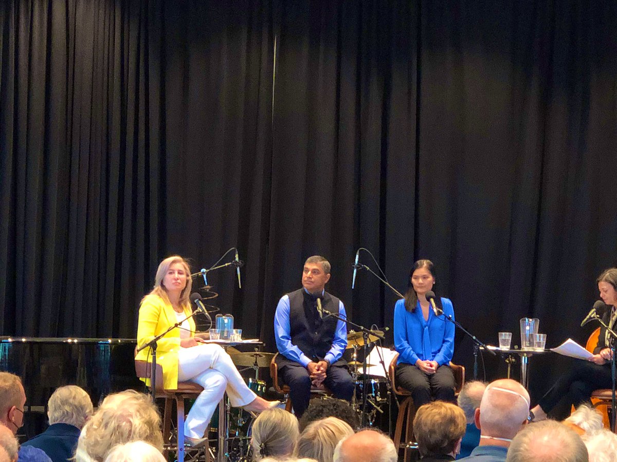 RoyNorton1's tweet photo. @cbcideas concludes (for now) it’s exploration @stratfest of ‘hinge years in history’ w/ compelling discussion of 1947 (beginning of Cold War, partition of India, creation of new international institutions …) w/host @NahlahAyed @b_momani @cindy_ewing &amp; @SVRuparelia #MeighenForum https://t.co/PIyLTaSDsV