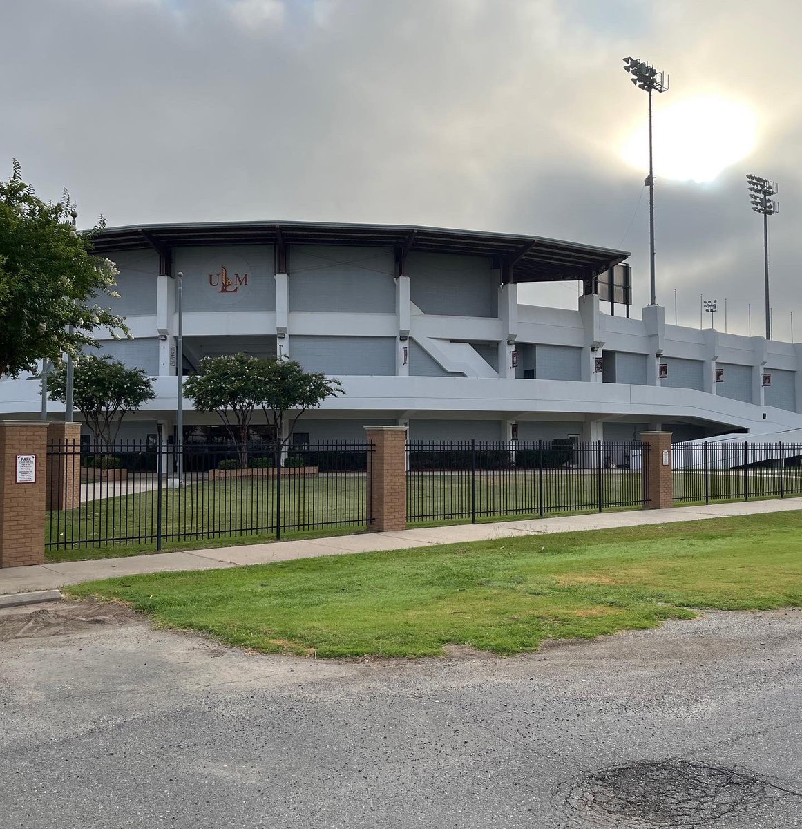 JackMarek5's tweet photo. #committed 
Thank you to everyone who has helped me get to this point. Can’t wait for the next step! #Talonsout @BanditoBaseball @ahsbaseball @ULM_BSB https://t.co/8xF23hJ3Xb