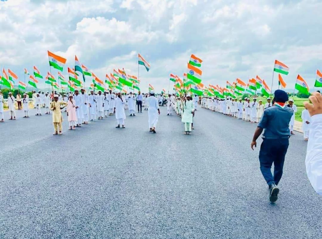 NsuiEr's tweet photo. Pic of the day 😘

मदरसा स्टूडेंट मेवात❤️

#tiranga https://t.co/yf0ytVTOwU
