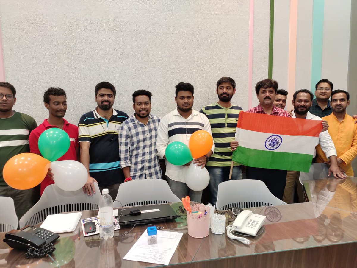 cokaco_'s tweet photo. Holding the flag 🇮🇳 near our hearts 💕 and letting it fly high. That's all we want to see forever.
A small but impactful #AzadiKaAmritMahotsav Celebration at #CoKaCo & #NNMSecuirites brought forth a patriotic feeling.
#75Independenceday #AzadiKaAmritMahotsav #HarGharTiranga https://t.co/DCKg2DUMSV