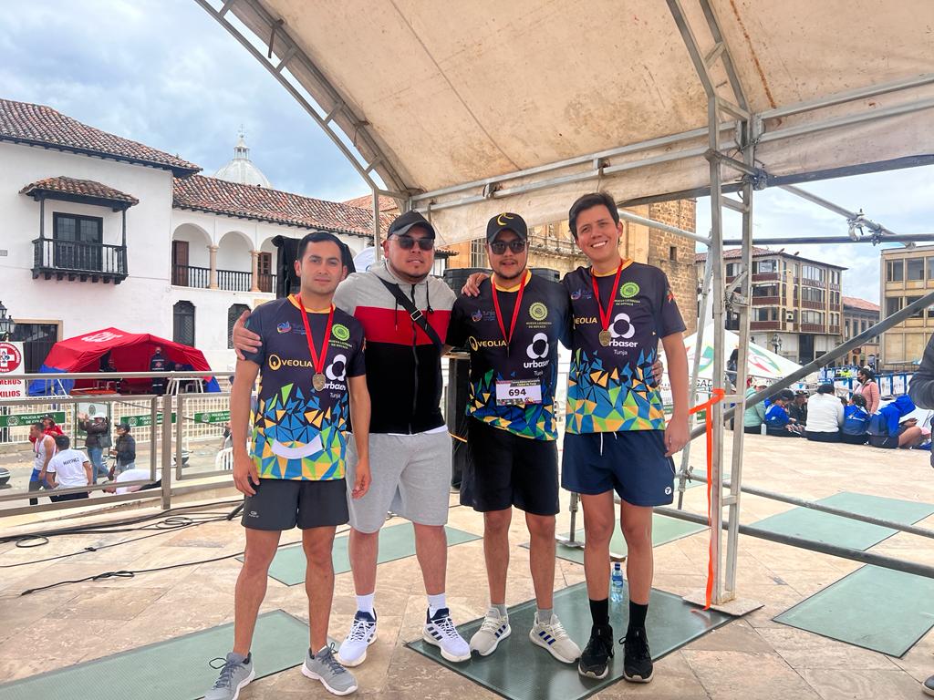 Hoy participamos en la Carrera Atlética Universitaria "Ciudad de Tunja", en donde nos reunimos con niños, personas con discapacidad, hombres y mujeres de todas las edades en torno a la salud y el incentivo en la práctica del deporte.
Agradezco a la Admon Mcipal y patrocinadores.
