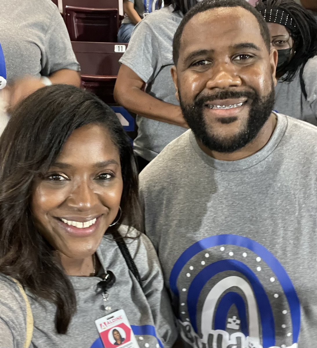 1EThompson's tweet photo. Sammons Staff are all smiles and ready to make a difference! @AldineISD #AldineConvocation2022 #AldineConnected https://t.co/NbzReTlJVJ