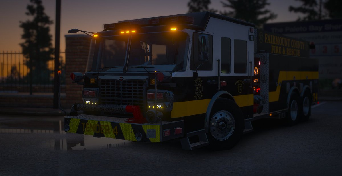 rp_sar's tweet photo. FCFR's new Tender is ready for action! 

2500 gallons of pure spartan power!
📸 -  Z-15 | Blake N.

#Firefighting #FCFR #GTAV #GTARP #RP #FiveM #FiveMRP #watertender #fairmount #Firerescue https://t.co/TU2Q1c94aX
