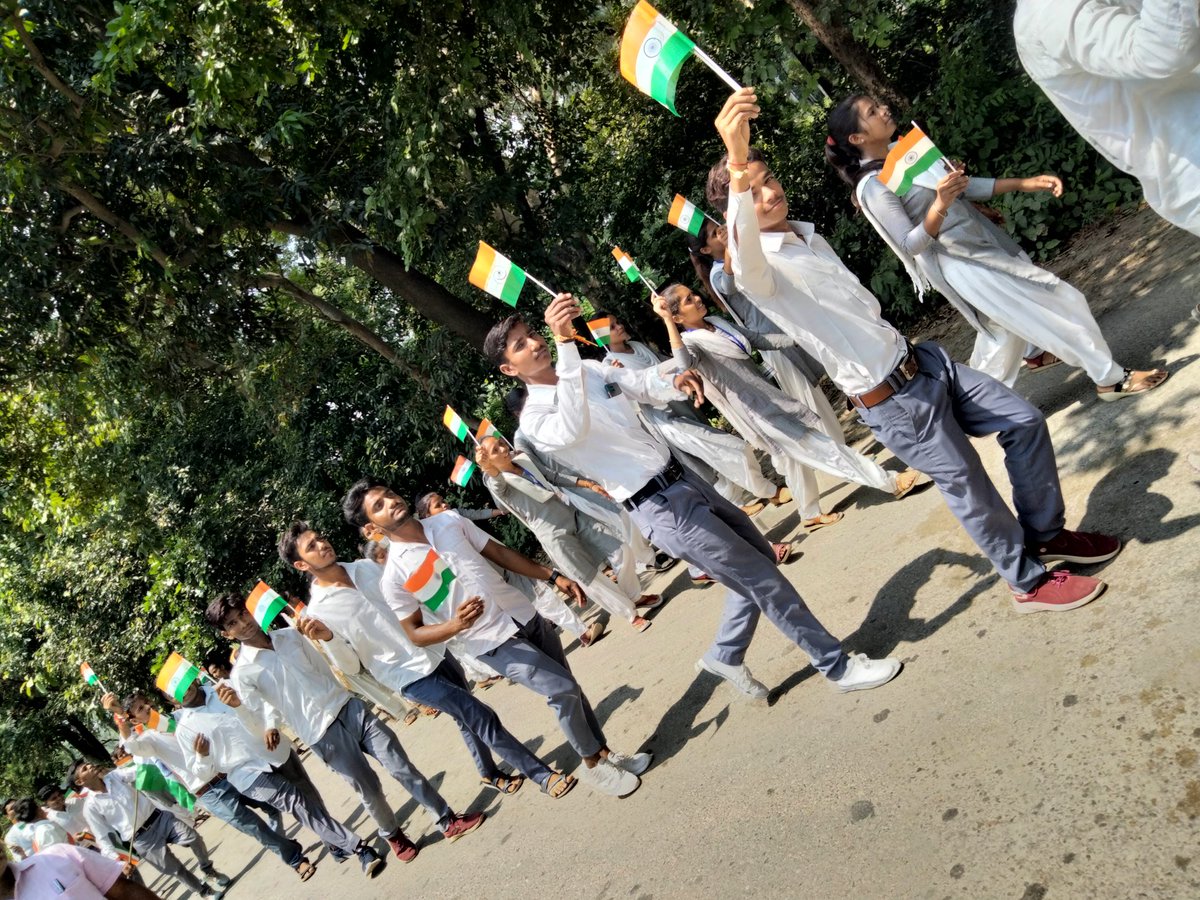 nssunit2gdc's tweet photo. आजादी का अमृत महोत्सव "हर घर तिरंगा कार्यक्रम"...
@GdcPihani
@nssunit1gdc 
@NSSRDLucknow 
@_NSSIndia 
#AjadiKaAmritMahotsav 
#HarGharTiranga https://t.co/ImIVFpdGXh