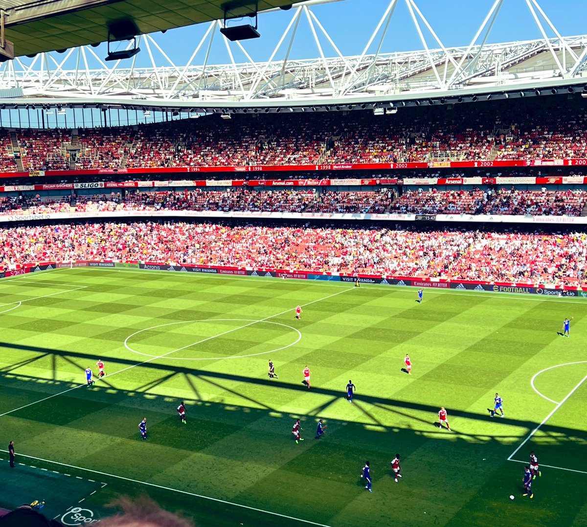 nealpatel94's tweet photo. Back home!🔴⚪️ @george_garrood #upthearsenal #COYG #block131 https://t.co/KiR9ko9XGh