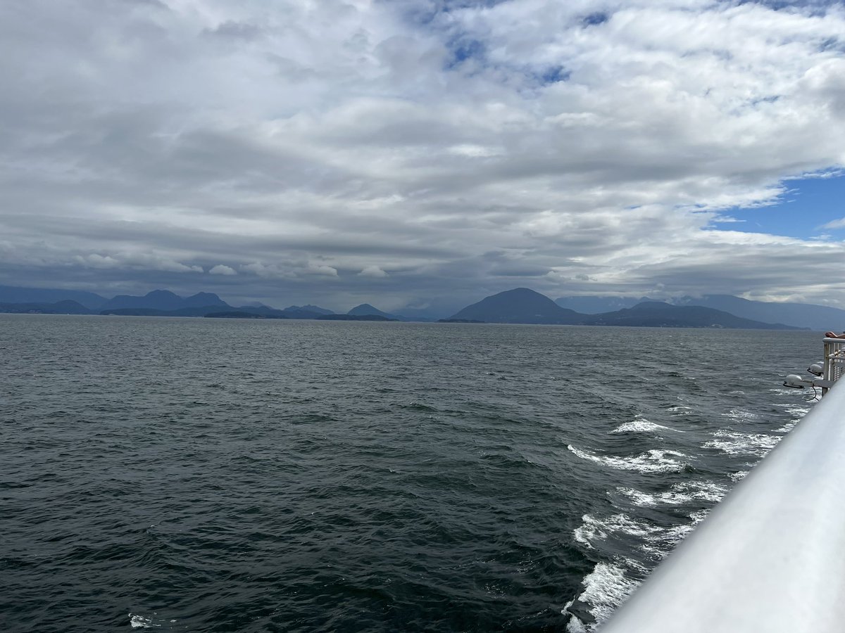 touch_downBC's tweet photo. Byeeee mainland #ipic #iphone #iimage #mood #travel #dontstoo https://t.co/LQk9nRUdQt