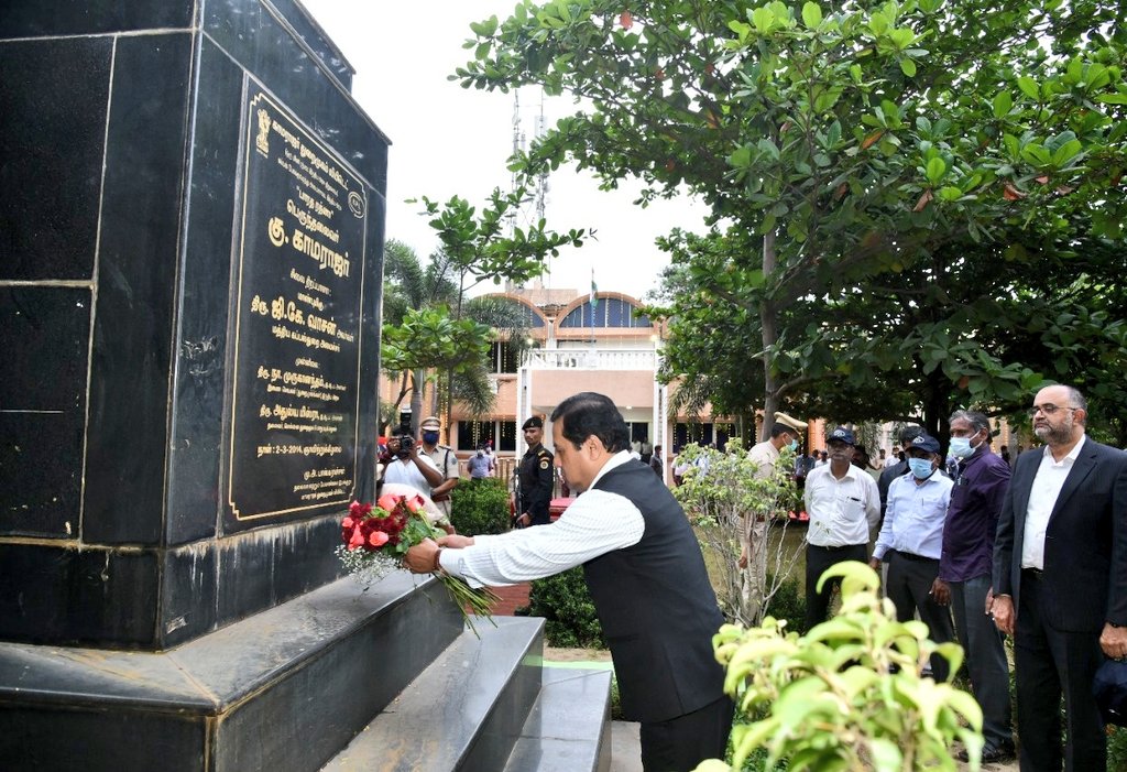 sarbanandsonwal's tweet photo. Offered tributes to the former CM of Madras State, Bharat Ratna, Perunthalaivar K Kamarajar at the Kamarajar Port in Chennai. 

Also planted a sapling to mark the occasion. https://t.co/4e5bKhzNuk
